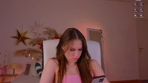 Snapshot of mol1y_kitten chatting on December 24, 7:11 pm Molly online show from December 24, 7:11 pm
