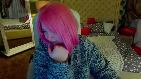 Snapshot of molinmoon chatting on February 21, 8:05 pm Rosa online show from February 21, 8:05 pm