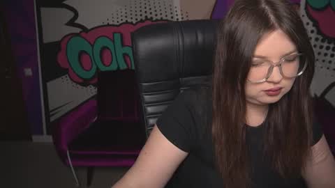 Snapshot of molinmoon chatting on September 10, 7:47 pm Rosa online show from September 10, 7:47 pm