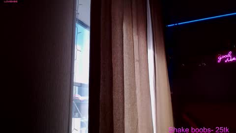    online show from October 3, 7:13 am