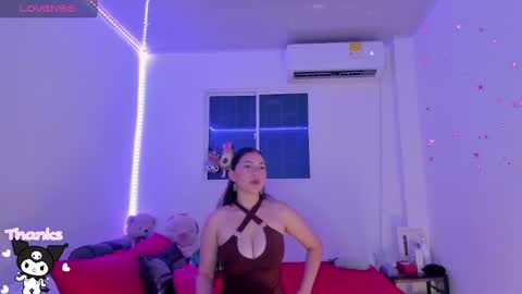 Snapshot of molly_g18 chatting on February 27, 2:42 am MARIANA online show from February 27, 2:42 am