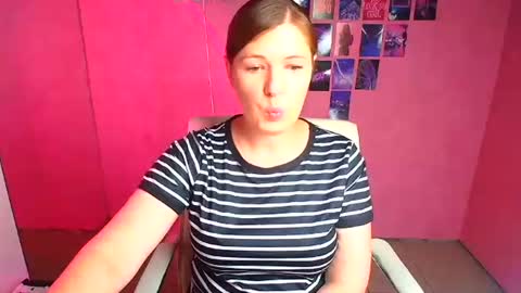 Molly online show from June 26, 11:55 am