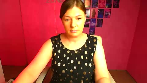 Molly online show from April 18, 11:35 am