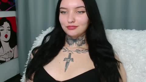 Snapshot of molly_montanaaa chatting on January 11, 7:16 pm Lina online show from January 11, 7:16 pm