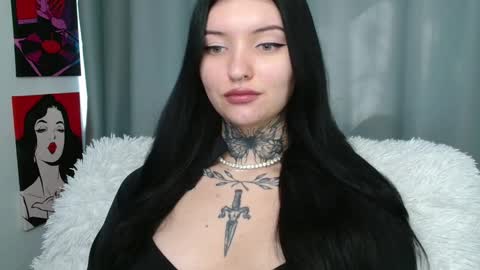 Snapshot of molly_montanaaa chatting on February 11, 9:20 am Lina online show from February 11, 9:20 am