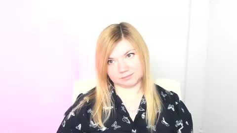 Molly online show from March 12, 1:19 pm