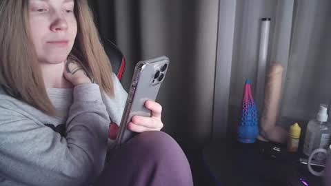 I have new photos come and see with love Molly online show from February 26, 6:47 pm