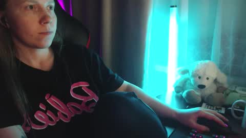 I have new photos come and see with love Molly online show from January 5, 5:27 pm