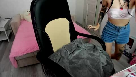 Snapshot of molly_sweetbaby chatting on September 8, 2:16 pm Ill tell you when were private online show from September 8, 2:16 pm