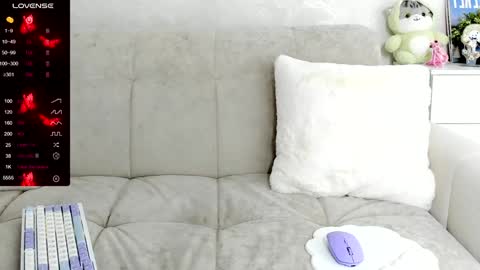 Snapshot of molly_sweetbaby chatting on January 27, 1:41 pm Ill tell you when were private online show from January 27, 1:41 pm