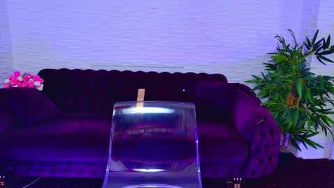 Julia online show from February 25, 9:35 pm