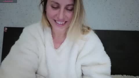 Nica    follow me   online show from November 21, 2:19 pm