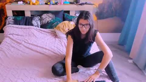  KIRA  online show from July 2, 3:23 am