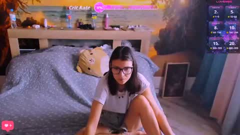  KIRA  online show from July 9, 2:25 am