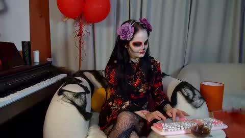 Molly online show from October 25, 6:48 pm