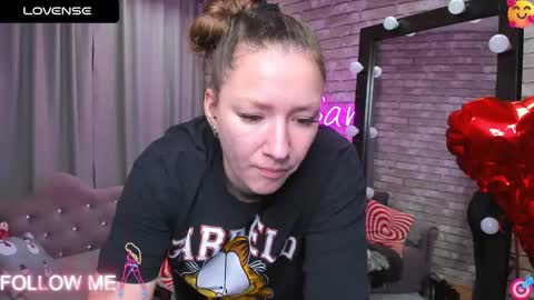 hi im Molly heregreat boobs big heart  warm pussy  online show from March 10, 12:29 am