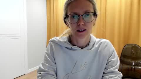 AngelMomm online show from October 19, 6:48 am