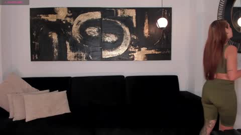 Molly Sunders online show from December 29, 6:16 pm