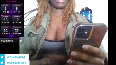 Mommy Trixie online show from December 23, 12:14 am