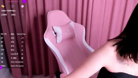 momo online show from November 25, 4:20 pm