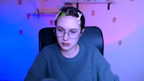 Mona  online show from January 13, 8:35 pm