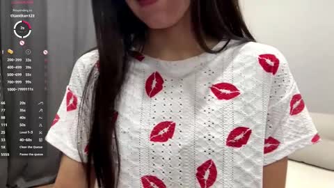Snapshot of monacutee chatting on October 14, 7:11 am Mona online show from October 14, 7:11 am