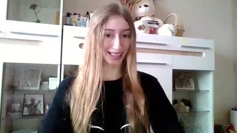 Monica online show from November 8, 10:31 am