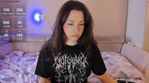 Snapshot of monicarocket chatting on January 24, 10:32 am Monica online show from January 24, 10:32 am