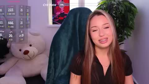 Snapshot of monicaweber_ chatting on September 22, 1:31 pm Monica online show from September 22, 1:31 pm