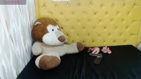 Snapshot of moniquehick chatting on January 13, 11:17 pm Monica online show from January 13, 11:17 pm