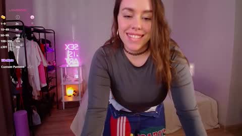  Monroe    Please dont forger to follow me  online show from April 13, 3:24 pm