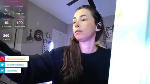 Snapshot of monstrumologist chatting on December 11, 1:26 am Lydia Mooney online show from December 11, 1:26 am