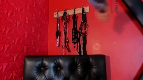 Monttserratt online show from October 20, 7:39 pm