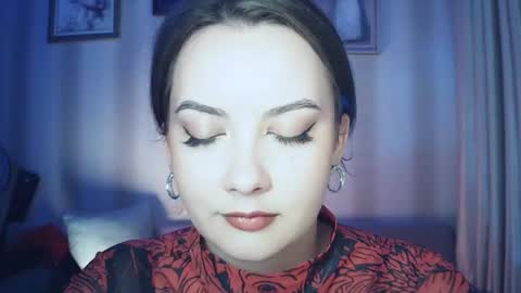 Snapshot of moodiemira chatting on September 25, 7:01 pm moodiemira online show from September 25, 7:01 pm