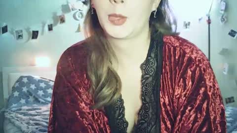 moodiemira online show from February 14, 5:37 pm