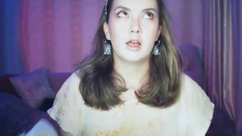 Snapshot of moodiemira chatting on October 7, 3:27 pm moodiemira online show from October 7, 3:27 pm