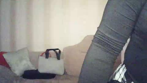 Snapshot of moodiemira chatting on October 3, 5:18 pm moodiemira online show from October 3, 5:18 pm