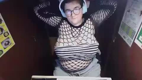 Moo Jay online show from December 22, 11:11 am