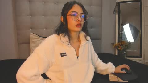 Elizabeth  online show from November 24, 7:16 pm