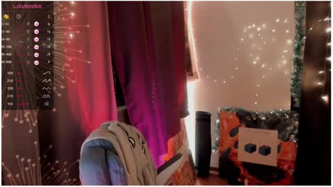 Roxy online show from December 8, 8:15 pm