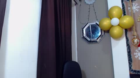 moon_and_fire_ online show from November 17, 6:14 am