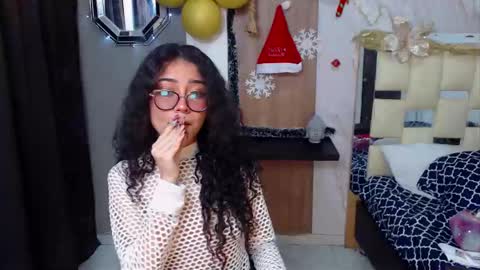 moon_and_fire_ online show from November 20, 12:11 am