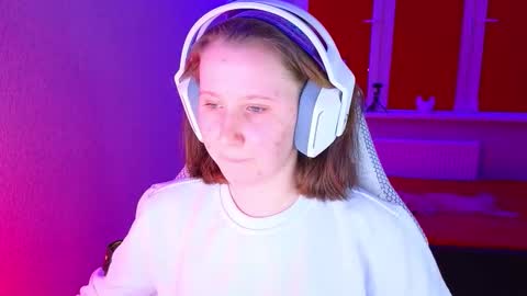 Lola online show from November 25, 4:31 pm