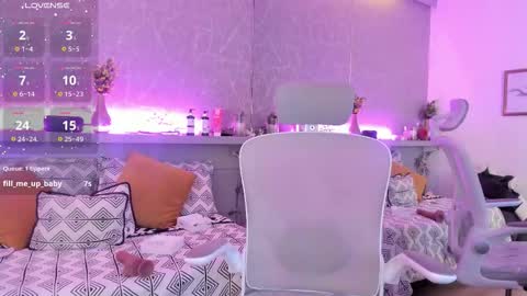 Snapshot of moon_lightt9 chatting on September 24, 11:37 pm Sarah online show from September 24, 11:37 pm
