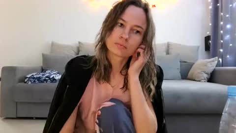 moon_lilithx online show from December 14, 10:56 am