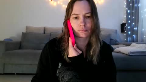 moon_lilithx online show from January 15, 1:41 pm