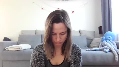 moon_lilithx online show from December 20, 11:10 am