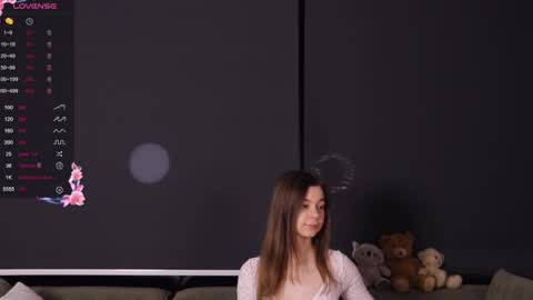Snapshot of moon_night_anna chatting on December 7, 2:09 am Anna Trass online show from December 7, 2:09 am