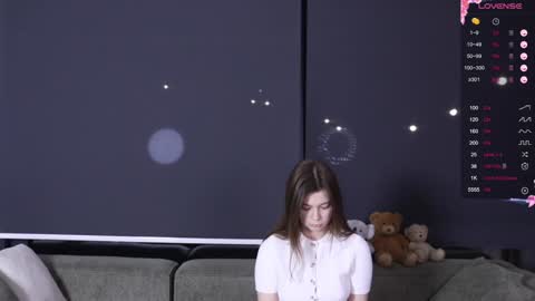 Snapshot of moon_night_anna chatting on December 13, 2:10 am Anna Trass online show from December 13, 2:10 am
