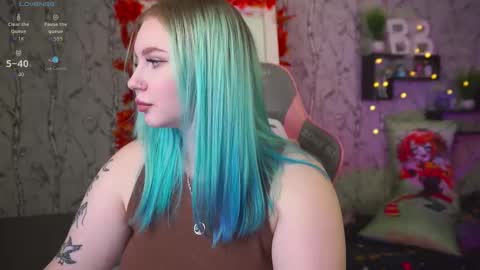 Snapshot of moon_valkyriie chatting on October 1, 9:58 am Emilia online show from October 1, 9:58 am